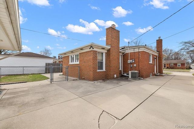 9364 Colorado Street, Livonia, MI 48150