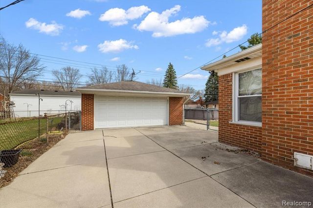 9364 Colorado Street, Livonia, MI 48150