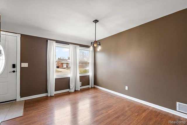 9364 Colorado Street, Livonia, MI 48150