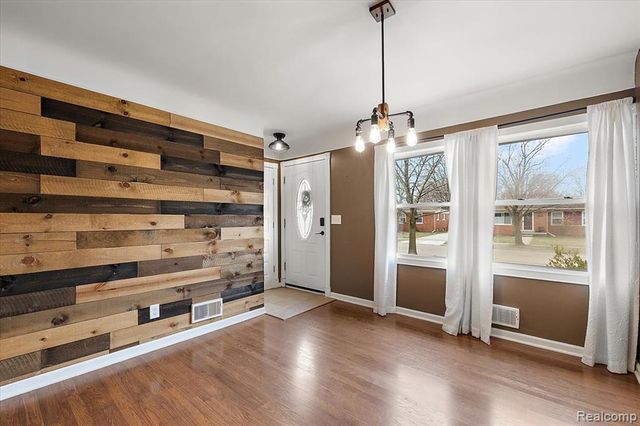 9364 Colorado Street, Livonia, MI 48150