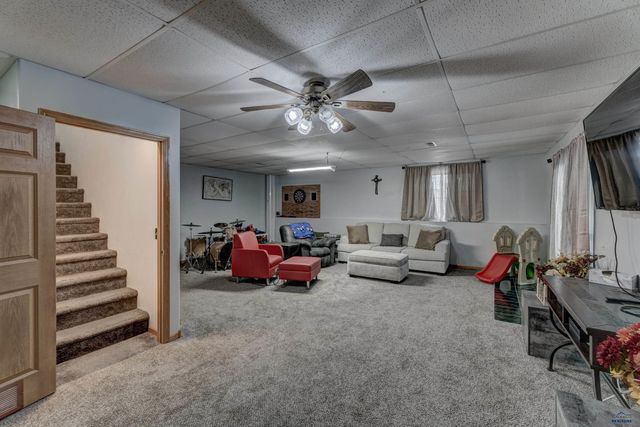 3114 CRANE DR, Rapid City, SD 57703