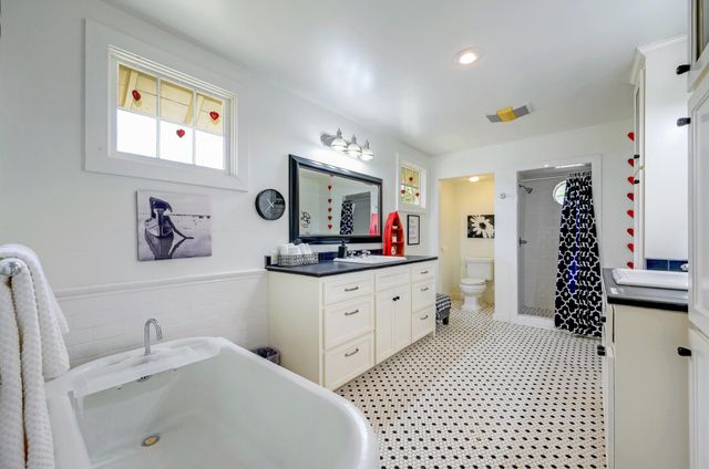 300 Mill Race LN 8, Wimberley, TX 78676