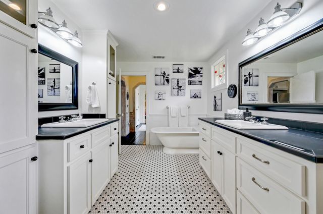 300 Mill Race LN 8, Wimberley, TX 78676