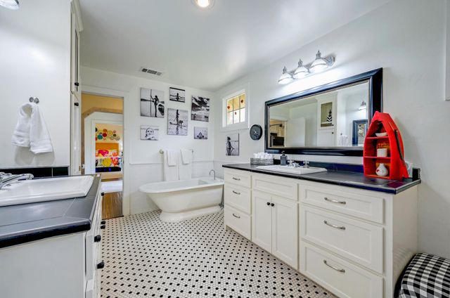 300 Mill Race LN 8, Wimberley, TX 78676