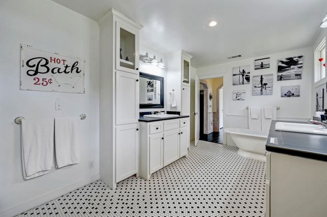 300 Mill Race LN 8, Wimberley, TX 78676