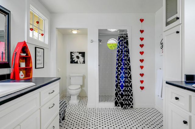 300 Mill Race LN 8, Wimberley, TX 78676