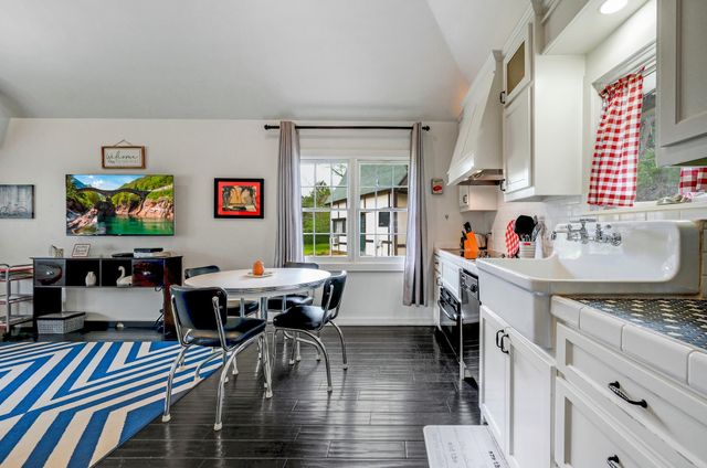 300 Mill Race LN 8, Wimberley, TX 78676