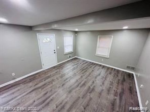 3135 Byrd St, Dearborn, MI 48124