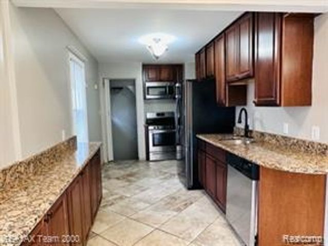 3135 Byrd St, Dearborn, MI 48124