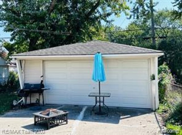 3135 Byrd St, Dearborn, MI 48124