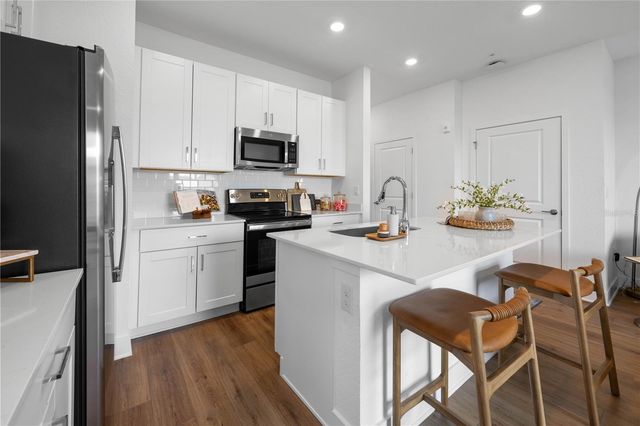 2500 EVERSON STREET 7-2, Bradenton, FL 34208