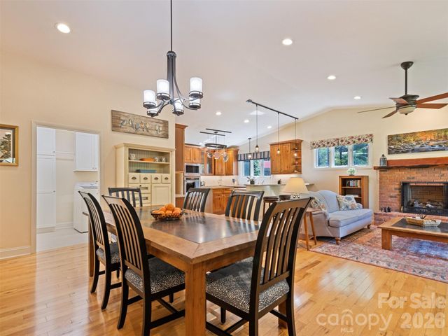 9 Golfview Drive, Maggie Valley, NC 28751