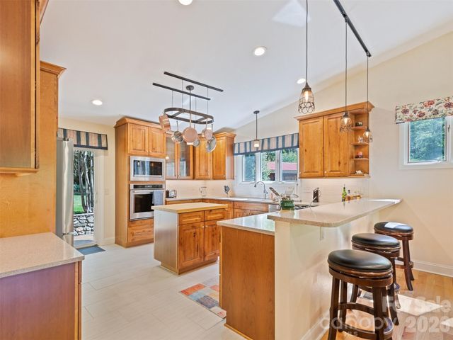 9 Golfview Drive, Maggie Valley, NC 28751