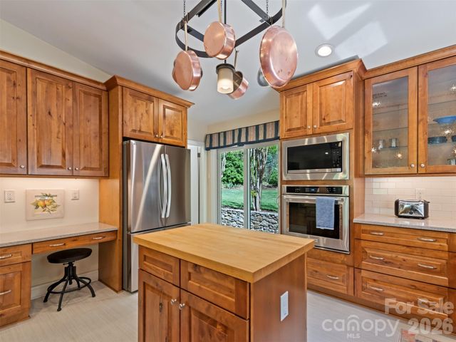 9 Golfview Drive, Maggie Valley, NC 28751