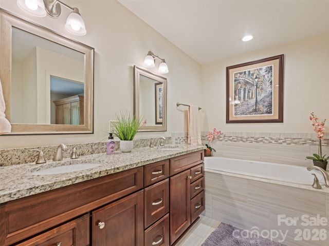 9 Golfview Drive, Maggie Valley, NC 28751