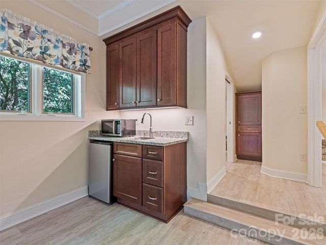 9 Golfview Drive, Maggie Valley, NC 28751