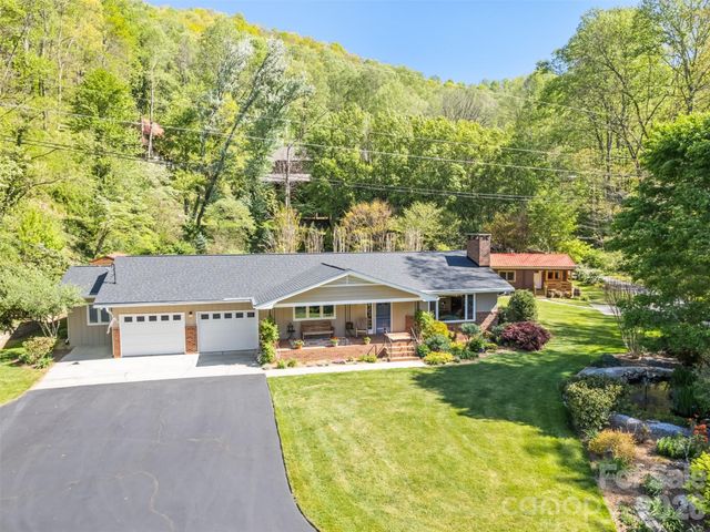 9 Golfview Drive, Maggie Valley, NC 28751