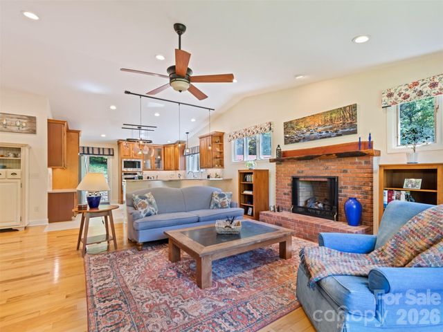 9 Golfview Drive, Maggie Valley, NC 28751