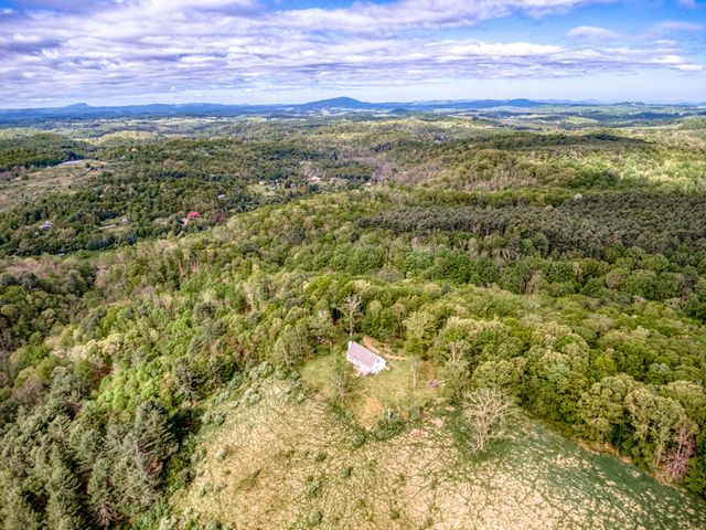 626 Ivy DR, Floyd, VA 24091