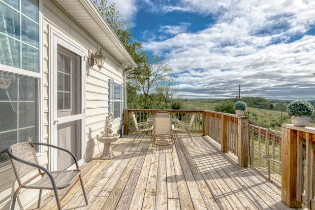 626 Ivy DR, Floyd, VA 24091