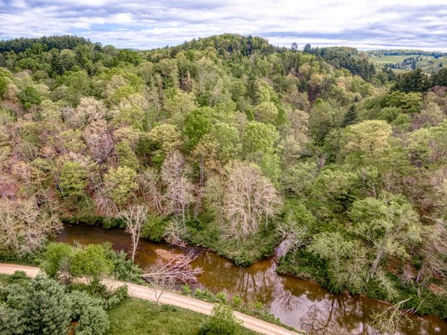 626 Ivy DR, Floyd, VA 24091