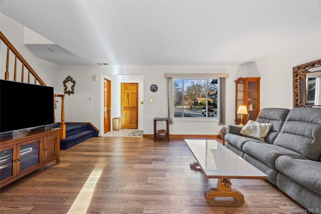 52 Briar Hill Court, Middle Island, NY 11953