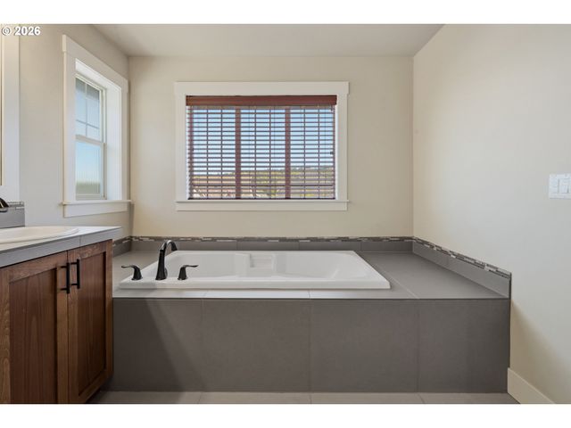 14650 Nw COSMOS St, Portland, OR 97229