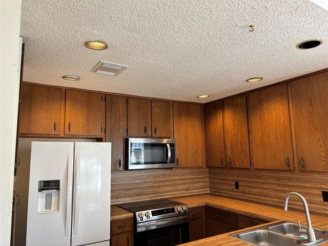 1748 Ohlen RD 9, Austin, TX 78757