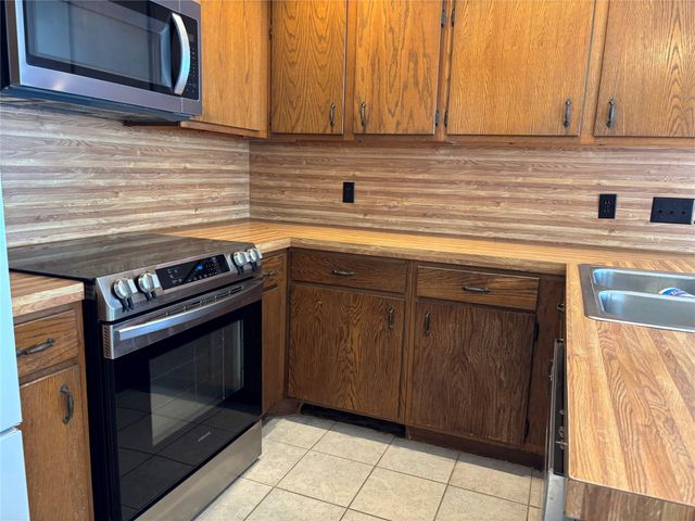 1748 Ohlen RD 9, Austin, TX 78757