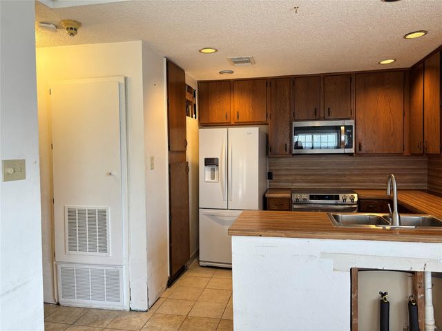 1748 Ohlen RD 9, Austin, TX 78757