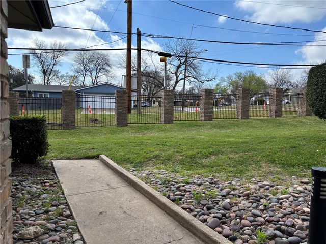 1748 Ohlen RD 9, Austin, TX 78757