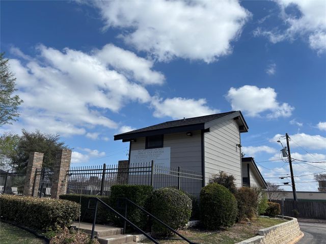 1748 Ohlen RD 9, Austin, TX 78757