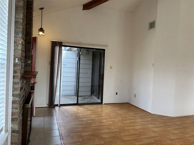 1748 Ohlen RD 9, Austin, TX 78757