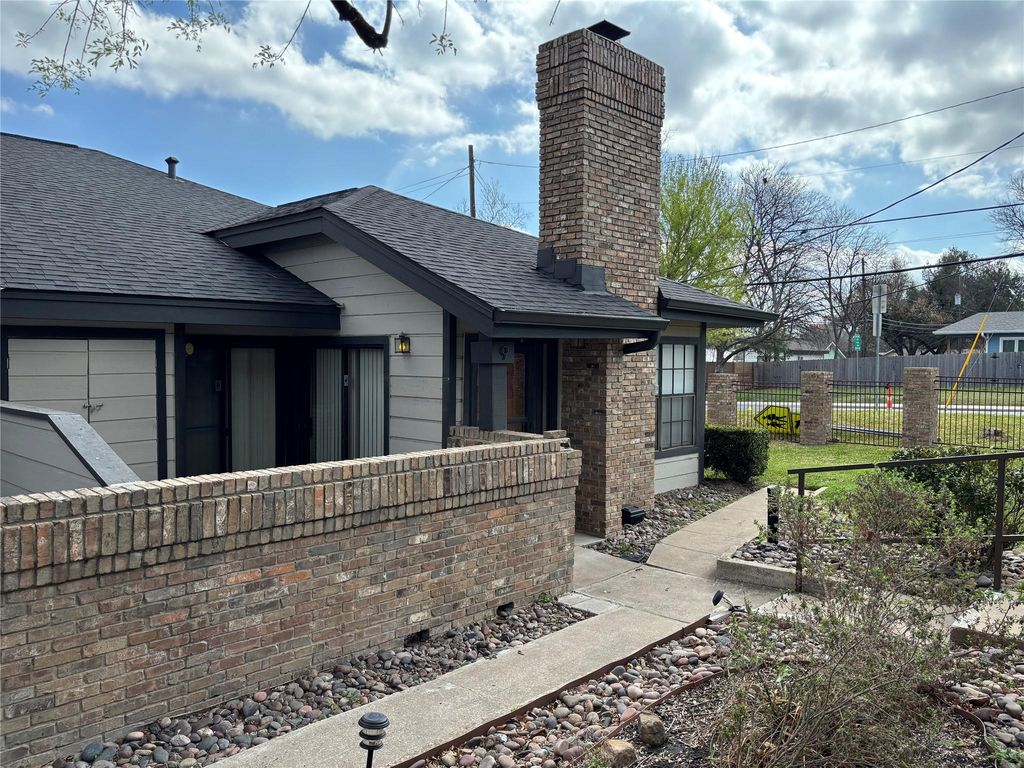 1748 Ohlen RD 9, Austin, TX 78757