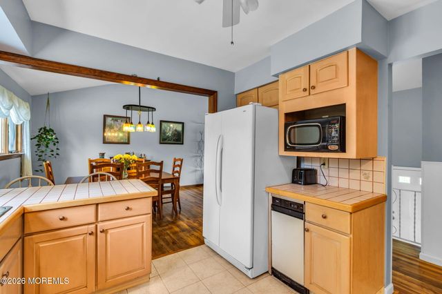 26 Allen Drive, Allentown, NJ 08501