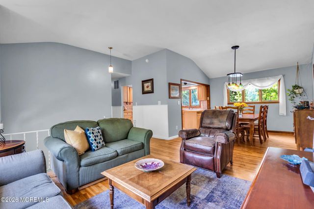 26 Allen Drive, Allentown, NJ 08501