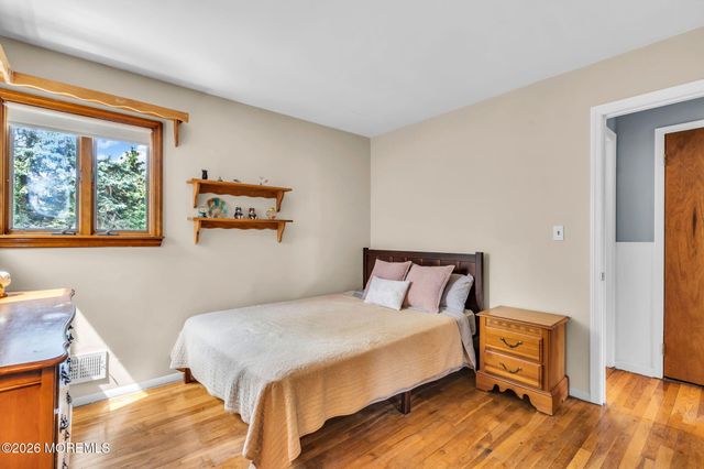 26 Allen Drive, Allentown, NJ 08501