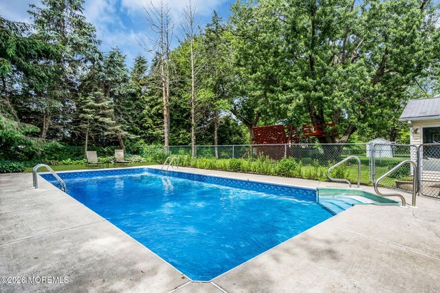26 Allen Drive, Allentown, NJ 08501