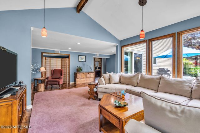 26 Allen Drive, Allentown, NJ 08501