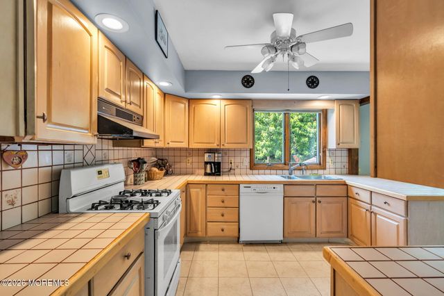 26 Allen Drive, Allentown, NJ 08501