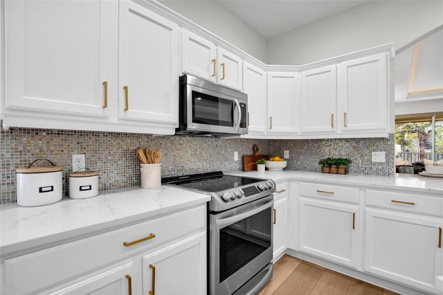 6508 MOORINGS POINT CIRCLE 201, Lakewood Ranch, FL 34202