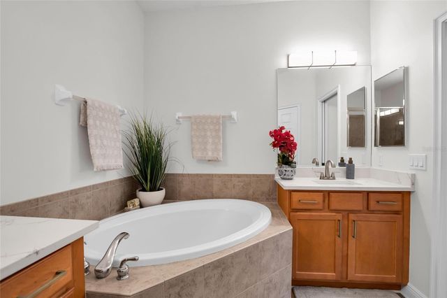 6508 MOORINGS POINT CIRCLE 201, Lakewood Ranch, FL 34202