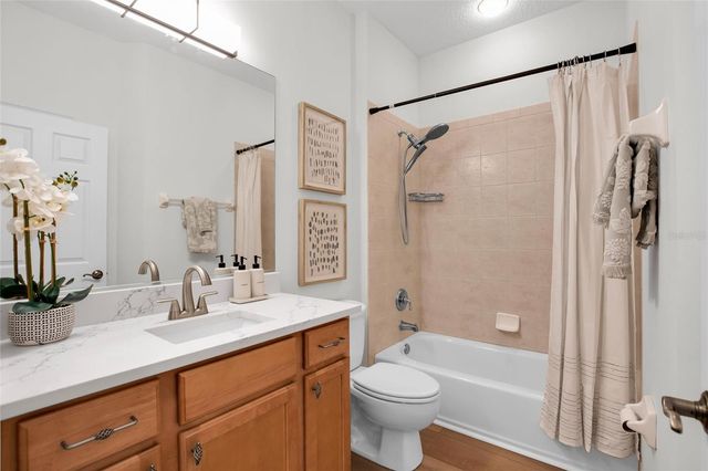 6508 MOORINGS POINT CIRCLE 201, Lakewood Ranch, FL 34202