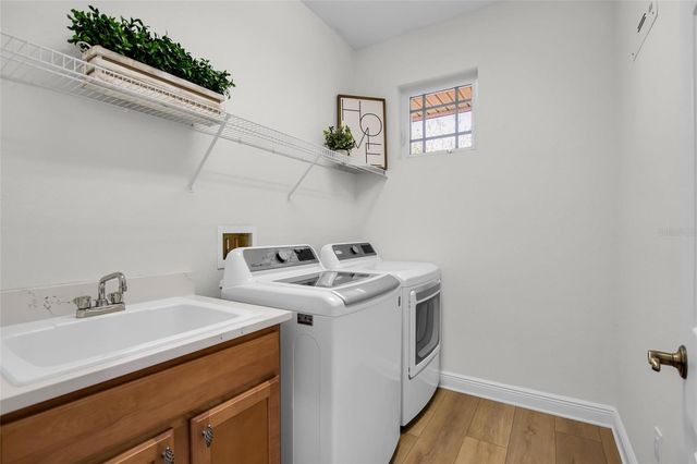 6508 MOORINGS POINT CIRCLE 201, Lakewood Ranch, FL 34202