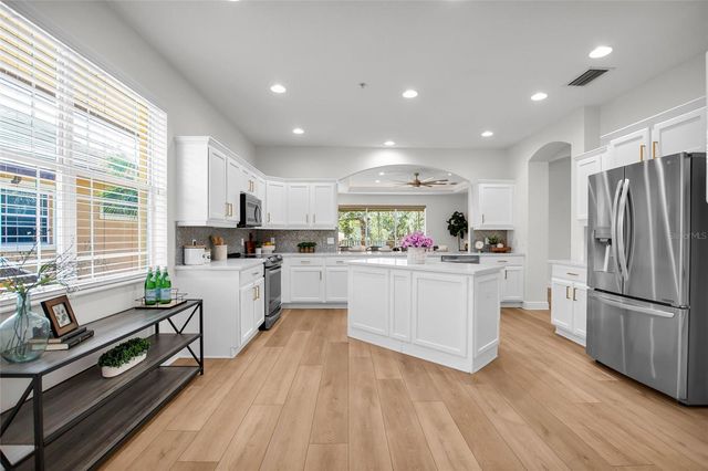 6508 MOORINGS POINT CIRCLE 201, Lakewood Ranch, FL 34202