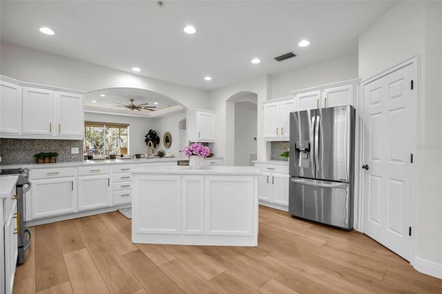 6508 MOORINGS POINT CIRCLE 201, Lakewood Ranch, FL 34202