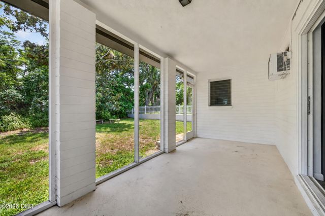 240 Hartford Avenue, Daytona Beach, FL 32118
