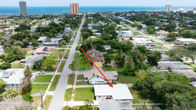 240 Hartford Avenue, Daytona Beach, FL 32118