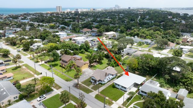 240 Hartford Avenue, Daytona Beach, FL 32118
