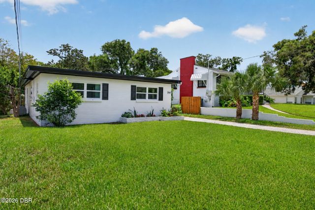 240 Hartford Avenue, Daytona Beach, FL 32118